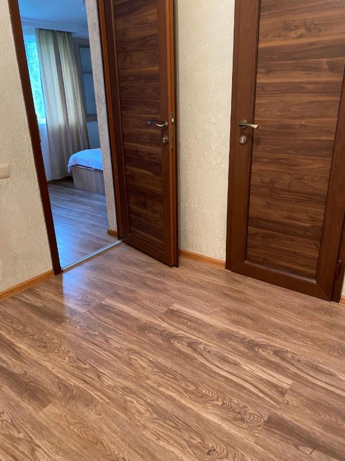 Hotel Holiday House Chkonia Batumi Esterno foto