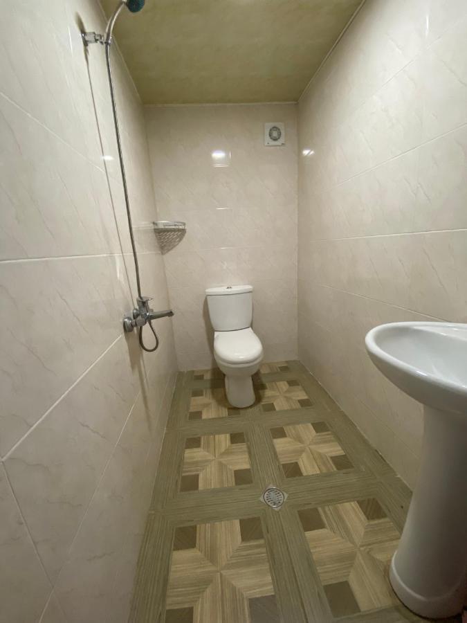 Hotel Holiday House Chkonia Batumi Esterno foto