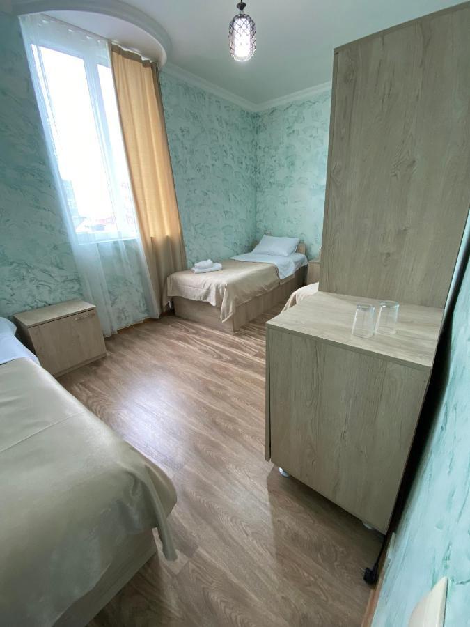 Hotel Holiday House Chkonia Batumi Esterno foto