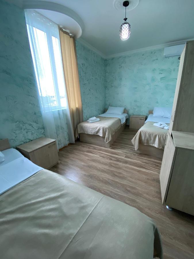 Hotel Holiday House Chkonia Batumi Esterno foto