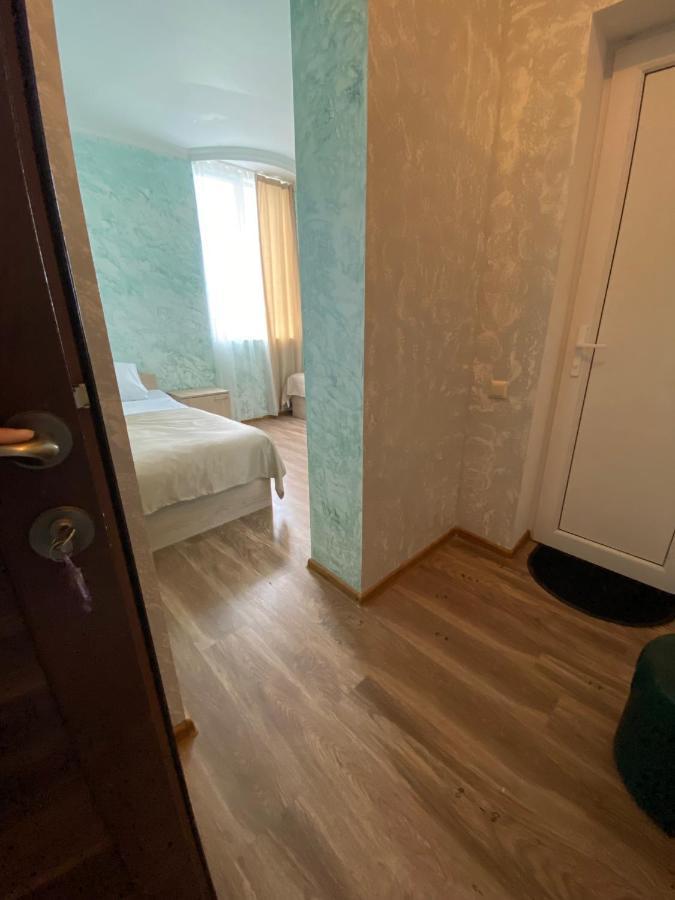 Hotel Holiday House Chkonia Batumi Esterno foto