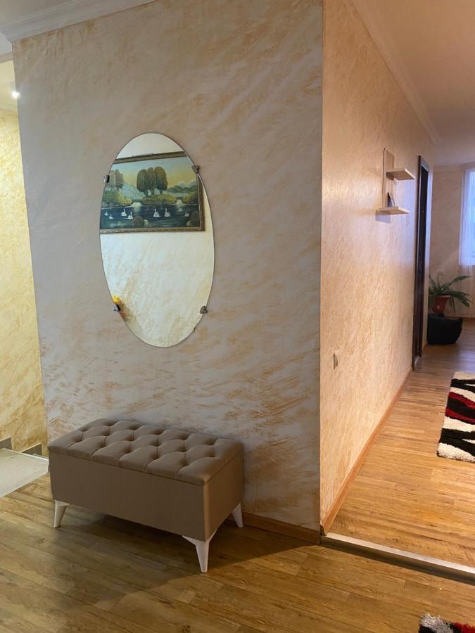 Hotel Holiday House Chkonia Batumi Esterno foto