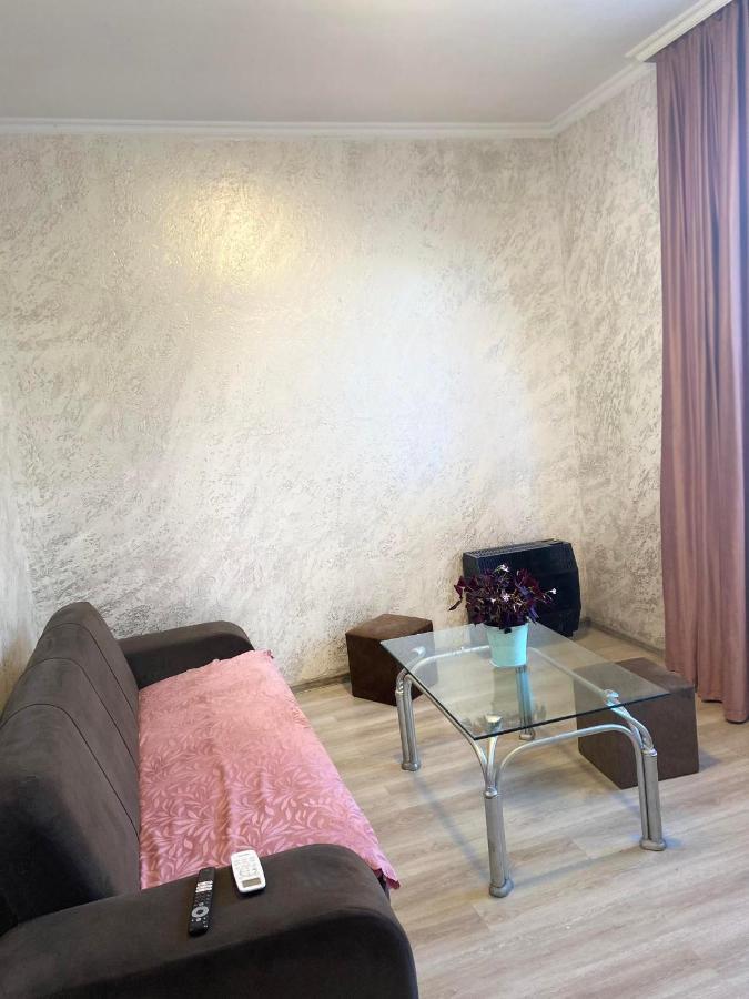 Hotel Holiday House Chkonia Batumi Esterno foto