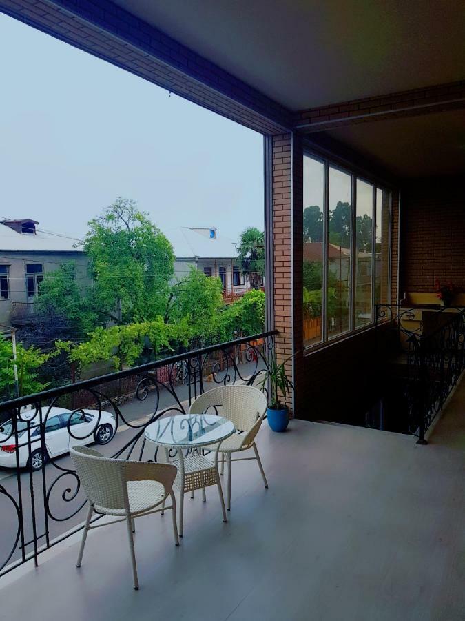 Hotel Holiday House Chkonia Batumi Esterno foto